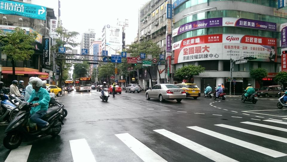 調撥車道。   圖：新北市交通局 / 提供