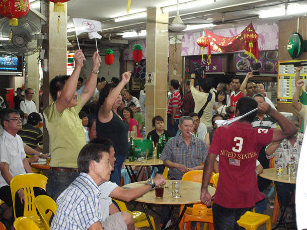 Potong Pasir residents reacted strongly to the unexpected loss that the SPP's Lina Chim suffered to the PAP's Sitoh Yih Pin. (Yahoo! photo / Aeron Chew)