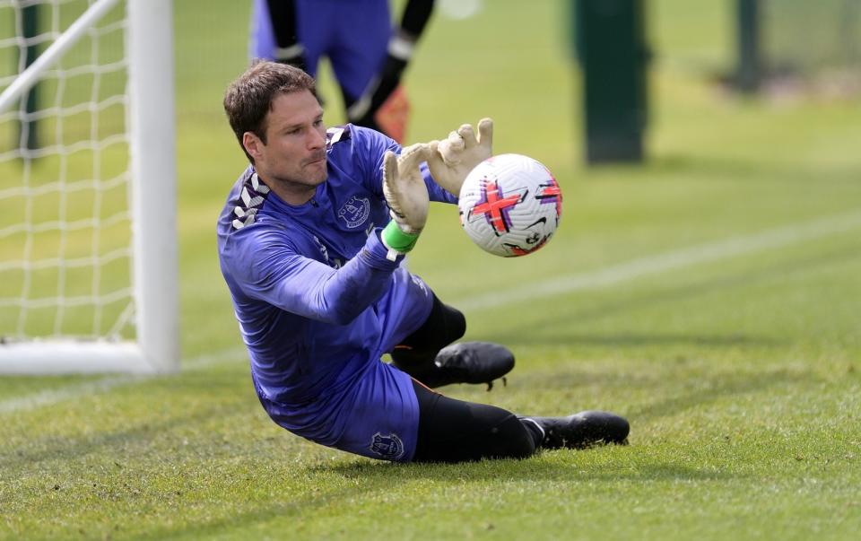 Asmir Begovic is leaving Everton with Luton keen on the Bosnian - Tony McArdle