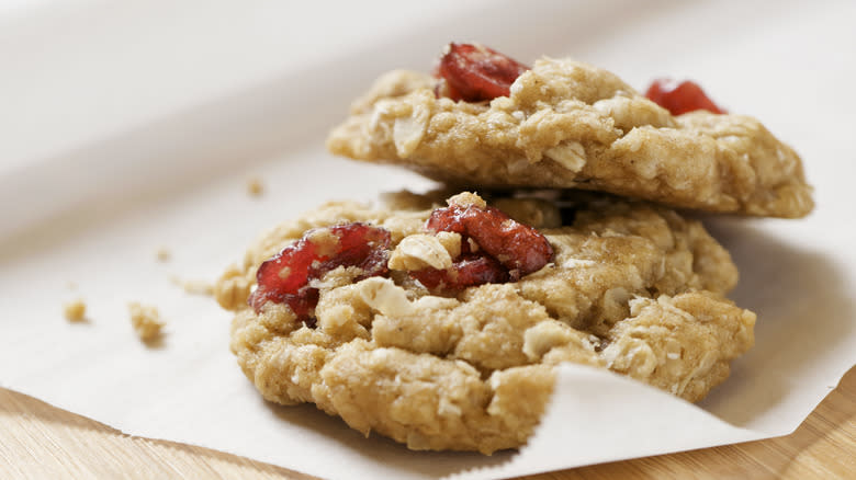 oatmeal cookies with cranberries