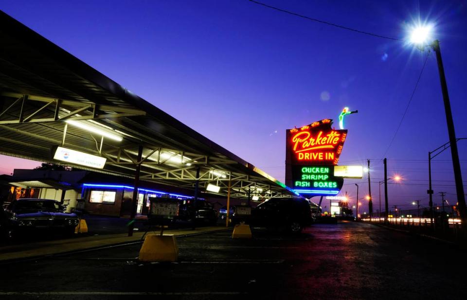 The Parkette’s sign has shined like a beacon on New Circle Road almost continuously since the drive-in opened in the late 1950s. Bryan Tipton, son-in-law of Parley Smiley, the widow of Joe Smiley, said that the family agreed to end the lease and decided to close it down because they did not see it as a viable business.