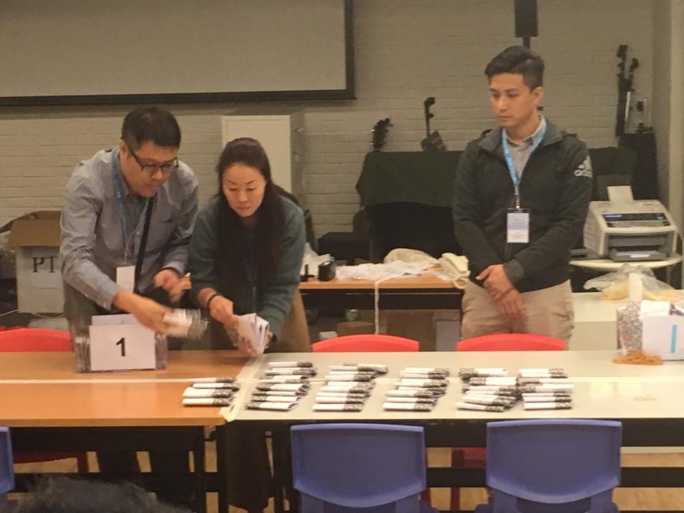 香港區議會選舉開票作業。