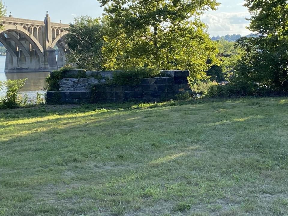 This quiet meadow served as the bridgehead for the Columbia-Wrightsville Bridge, the span that was burned by order of Union forces to keep the Confederates from advancing across the bridge in late June 1863.