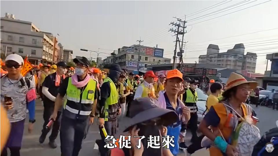 知名網紅放進香歌糗踩1禁忌　白沙屯媽祖聽到「粉紅超跑加速」！