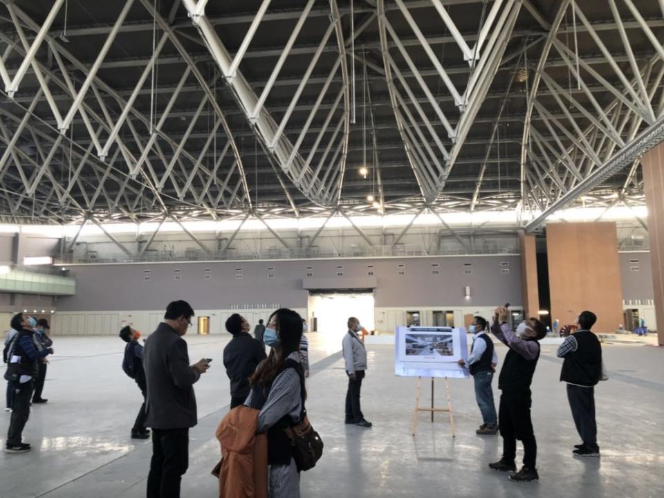 台中市政府建設局工程團隊日前參訪大台南會展中心。（南市府工務局提供）