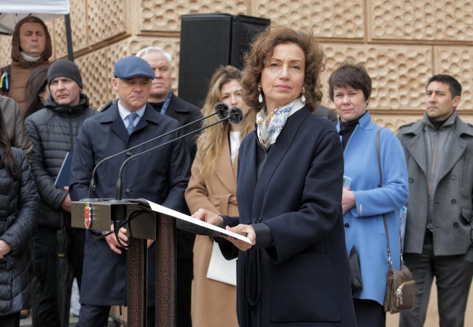 inauguration of plaque by audrey azoulay in odesa