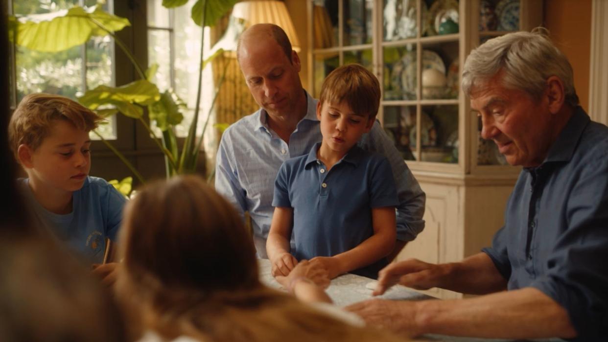 Michael Middleton playing cards with Prince William, Prince Louis and Prince George