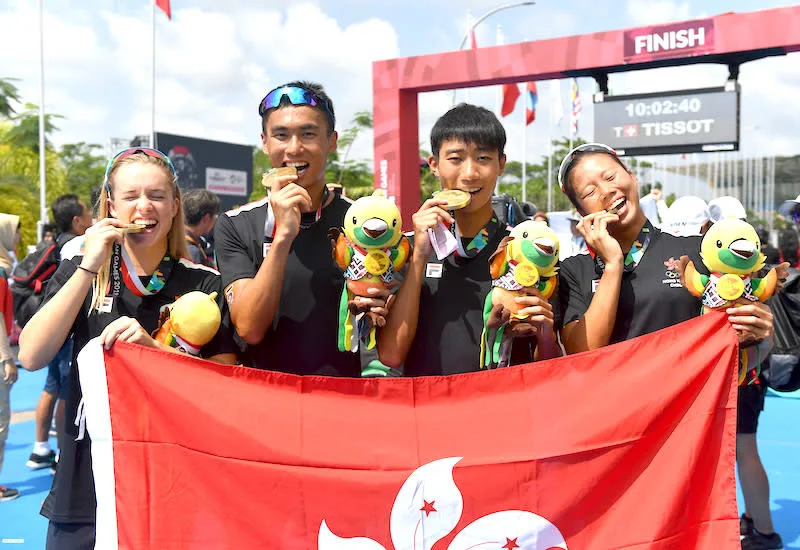 彭詩雅、羅亮添、黃子圖、蔡欣妍（左起）奪得上屆亞運混合接力銅牌。（相片來源：港協暨奧委會）