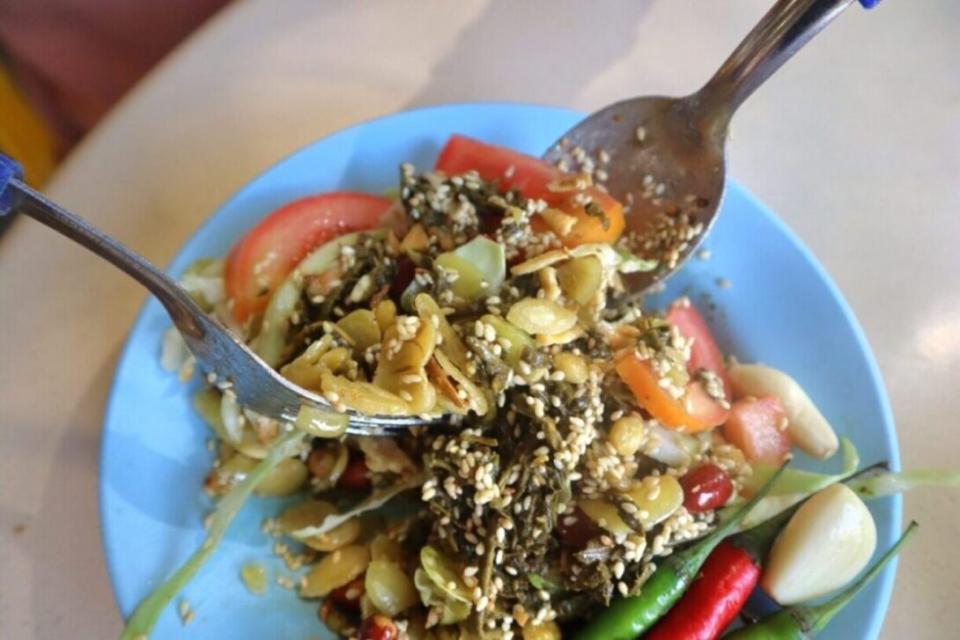 shwe kant kaw - tea leaf salad mix