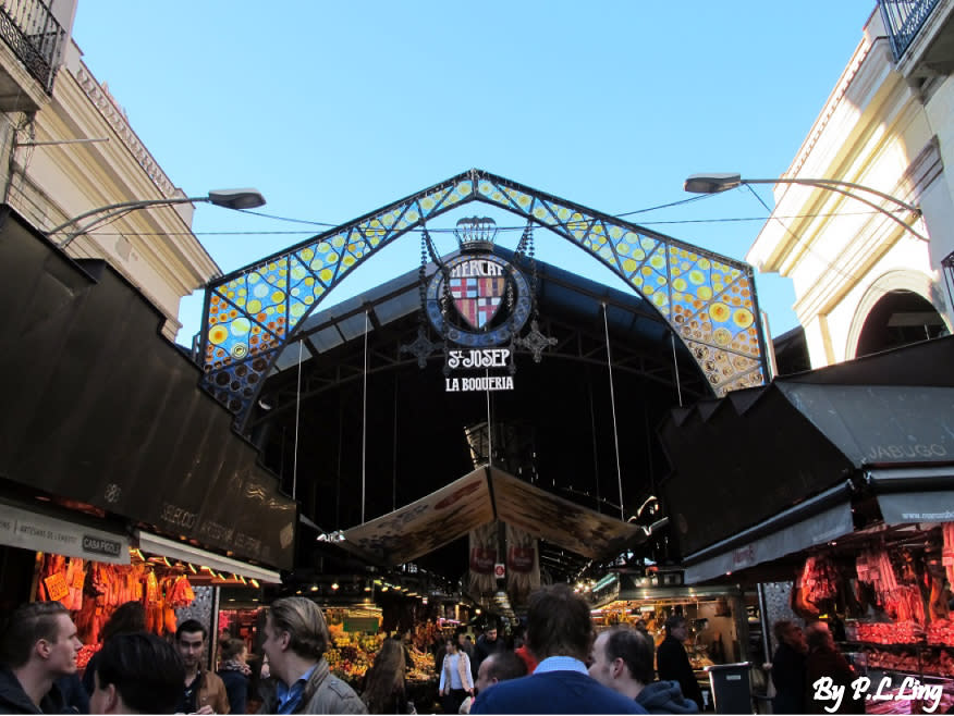 Boqueria Market's Entrance. Photo by Ling Poh Lean.