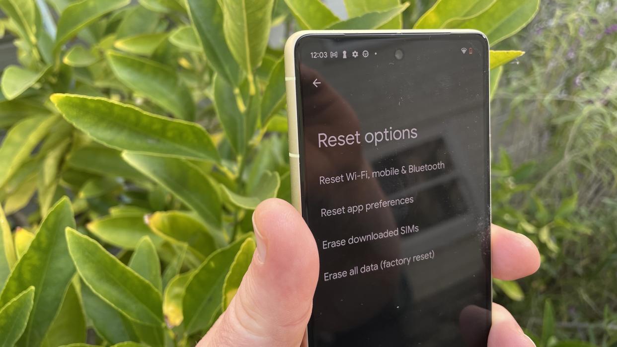  Tips for reslling your phone do a factory reset. 