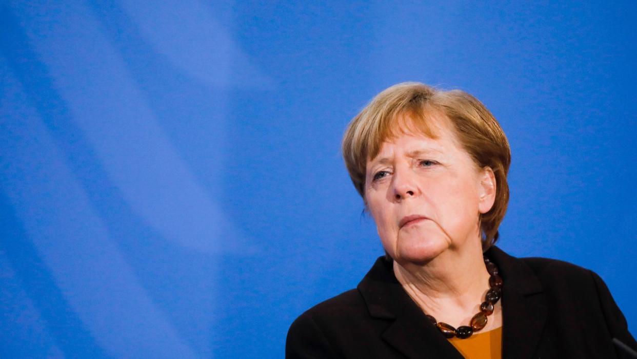 Laut «Bild»-Zeitung denkt auch Kanzlerin Merkel über eine Änderung des Infektionsschutzgesetzes nach.