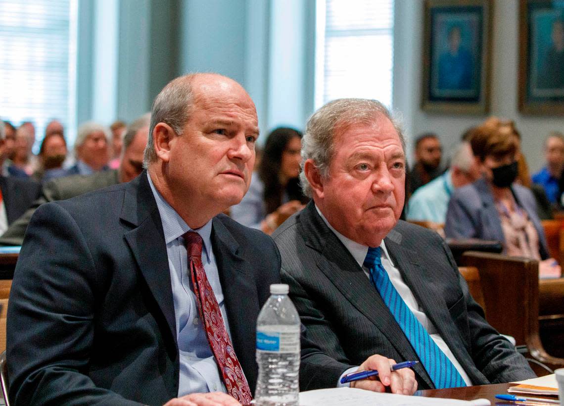 Defense attorneys Jim Griffin and Dick Harpootlian listen to testimony from Alex Murdaugh during his murder trial at the Colleton County Courthouse in Walterboro, Thursday, Feb. 23, 2023. Grace Beahm Alford/The Post and Courier/Pool