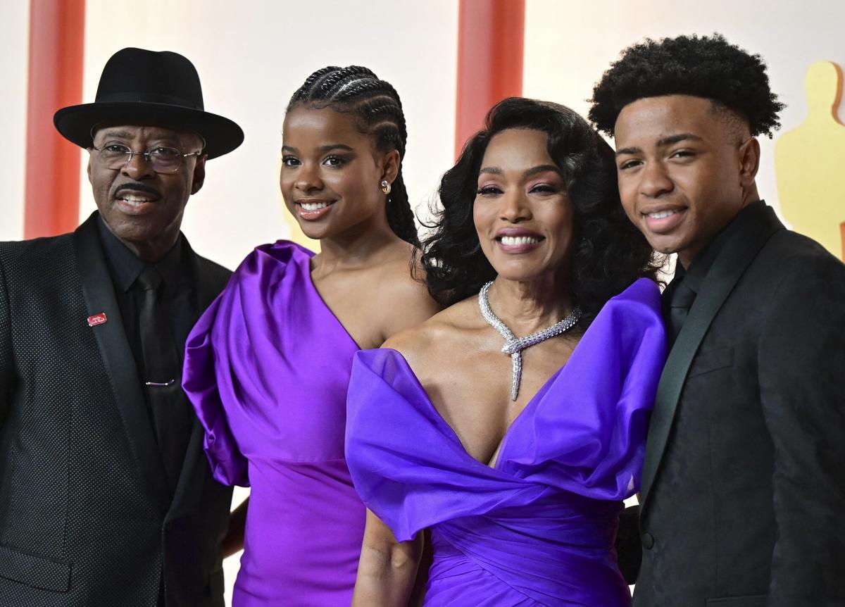 Angela Bassett and Daughter Bronwyn Match in Purple Gowns at Oscars