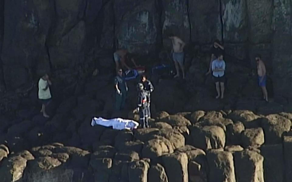A scuba diver who was spear fishing died after being attacked in Queensland - AuBC/CHANNEL 7/CHANNEL 9