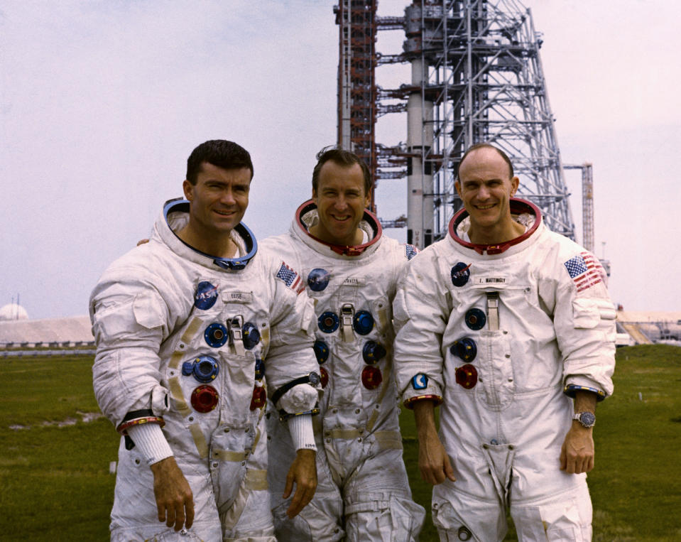 Die drei ursprünglichen Mitglieder der Apollo 13 Crew: (von links), Fred Haise, Jim Lovell, and Ken Mattingly. Letzterer verpasste den Rekordflug ins All und die dramatische Rettung wegen einer starken Erkältung. (Bild: Getty)