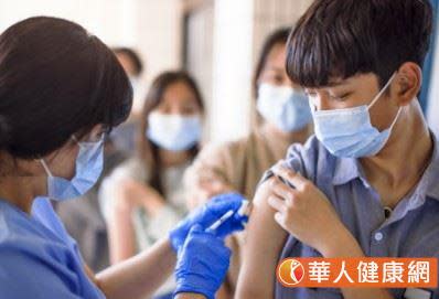 專家決議：6-11歲兒童打莫德納，兩劑間隔12週！12-17歲青少年接種追加劑