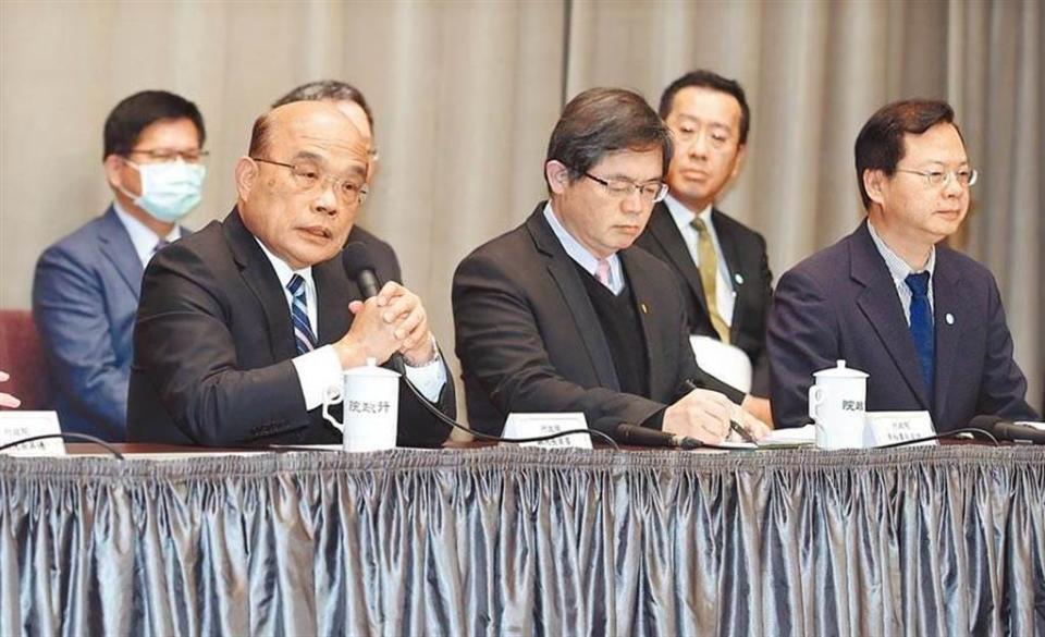 《美麗島電子報》28日公布「9月國政民調」民調結果，總統蔡英文、行政院長蘇貞昌，滿意度出現下跌。(圖/本報系資料照)