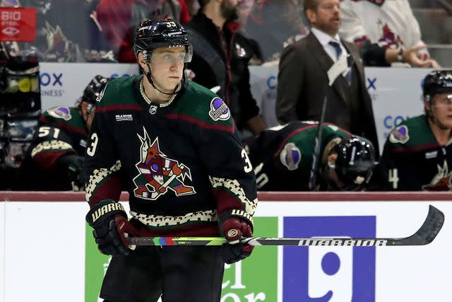 Arizona Coyotes to wear purple alternate jerseys for select games