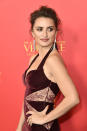 <p>Penélope Cruz se robó el show durante el estreno de la serie de televisión ‘The Assassination Of Gianni Versace: American Crime Story’, por cuenta de un vestido en terciopelo, que destacó su bella figura/Getty Images </p>