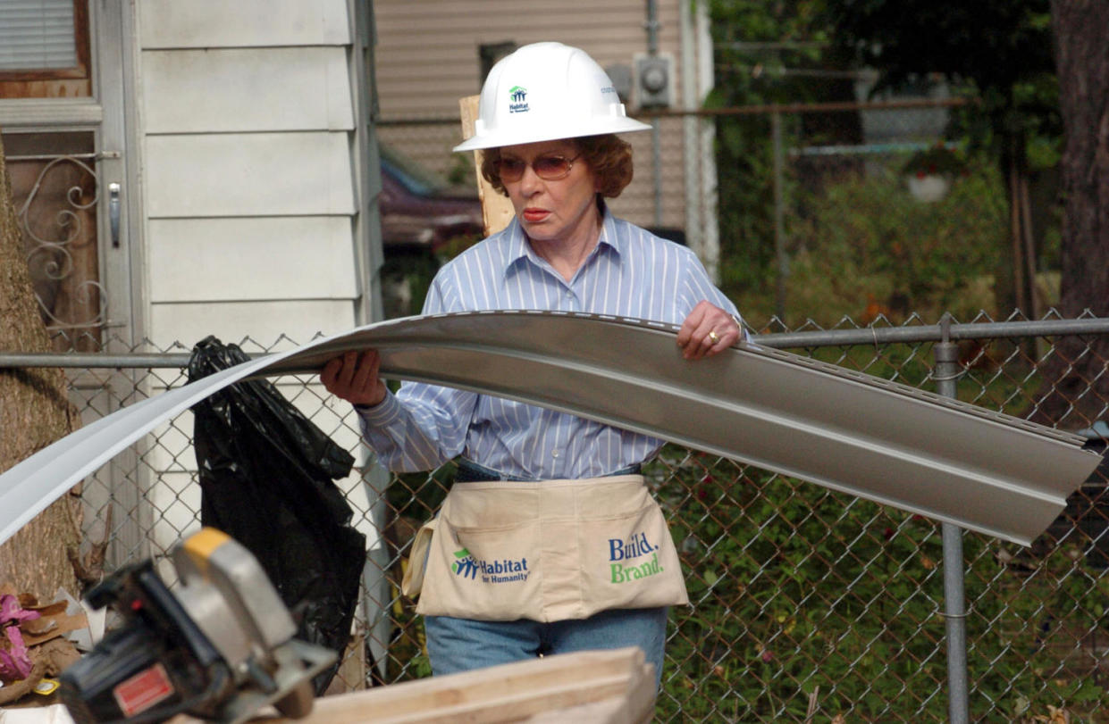 Rosalynn Carter during Habitat for Humanity - 2005 Jimmy Carter Work Project - Day 2 at Benton Harbor in Benton Harbor, Michigan, United States. ***Exclusive*** (Photo by R. Diamond/WireImage)

Habitat for Humanity - 2005 Jimmy Carter Work Project - Day 2 (R. Diamond / WireImage file)