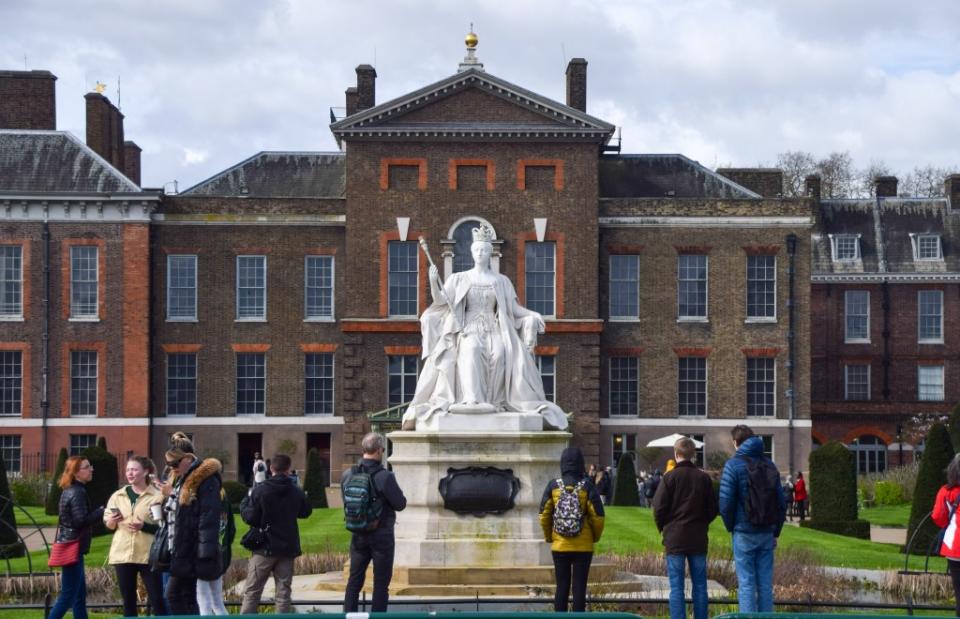 Media gather outside Kensington Palace following Middleton’s announcement. Vuk Valcic/ZUMA Press Wire / SplashNews.com