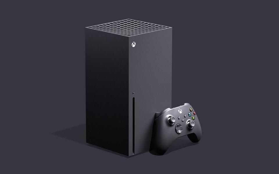 Früher wurde die Xbox Series X mit einem Kühlschrank verglichen. Nun bringt Microsoft tatsächlich einen im gleichen Design auf den Markt. (Bild: Microsoft)