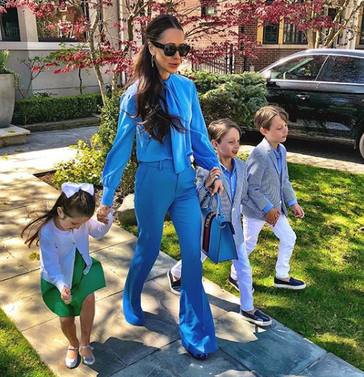 Bestie Jessica has arrived, along with her gorgeous kids who are in the bridal party. Photo: Instagram/jessicamulrone