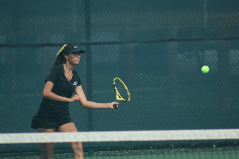 Wooster's Alexia Kakanuru won one of the three singles events at the OCC Tournament.