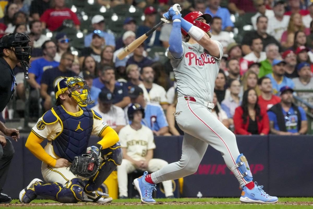 Harper and Wheeler lead Phillies to 5-1 victory over Brewers