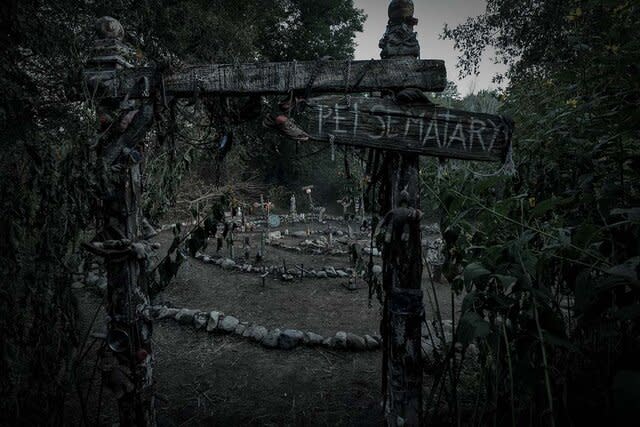 A sign that says Pet Sematary at the entrance of a cemetary in Pet Sematary: Bloodlines (2023)