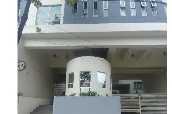 Imagen de un departamento de 57 metros cuadrados en venta en la colonia Azcapotzalco por 1.96 millones de pesos (poco más de 102 mil dólares). En el cuarto piso de un edificio sin elevador con 10 años de antigüedad y con vigilancia. Foto: Propiedades.com.  