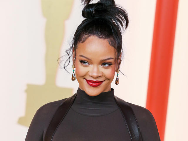 Rihanna Snagged $21 Million Penthouse With Breathtaking 360 Views Ahead of  Second Baby – See Photos!