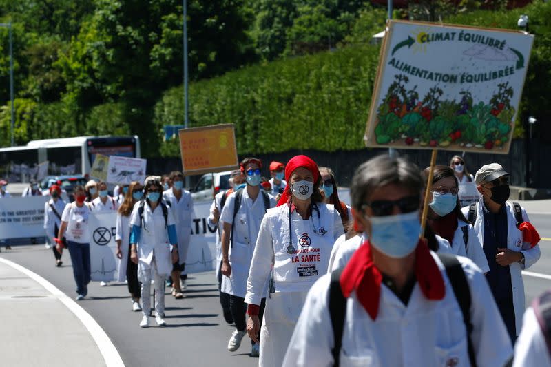 Extinction Rebellion demonstrate in Geneva