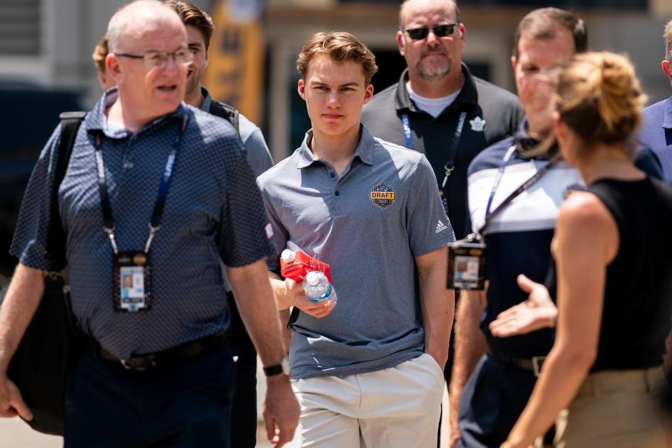 NHL top draft prospect Connor Bedard arrives to visit the EA Sports NHL 23 World Championship at Walk of Fame Park in Nashville, Tenn., Tuesday, June 27, 2023.