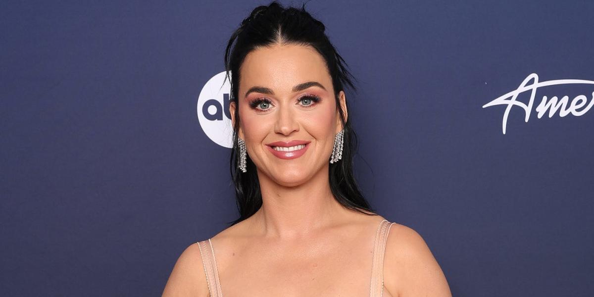 Katy Perry Porn Captions - Katy Perry (And HerðŸ”¥ Legs) Once Again Stole The Show On 'American Idol'