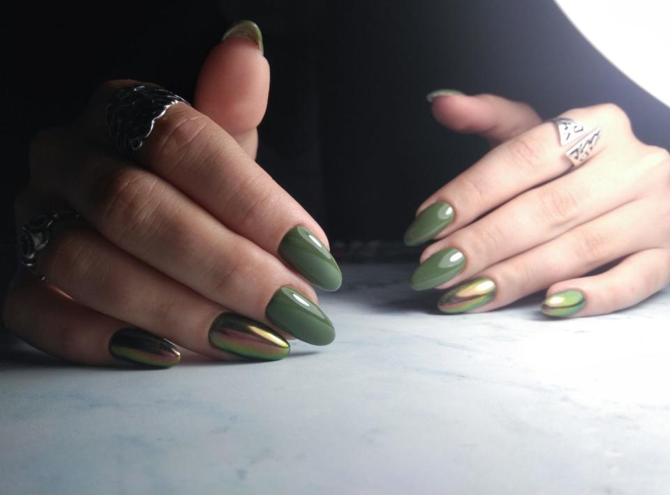 summer nail ideas grass green iridescent nails
