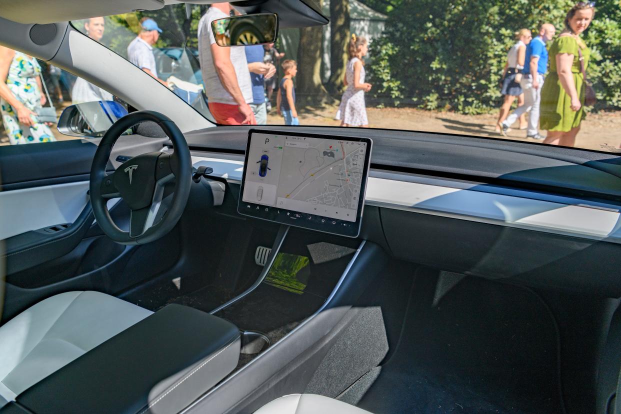 Tesla digital screen