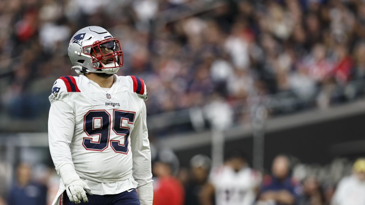 Daniel Ekuale, Defensive Lineman for the Patriots, Suffers Torn Biceps.