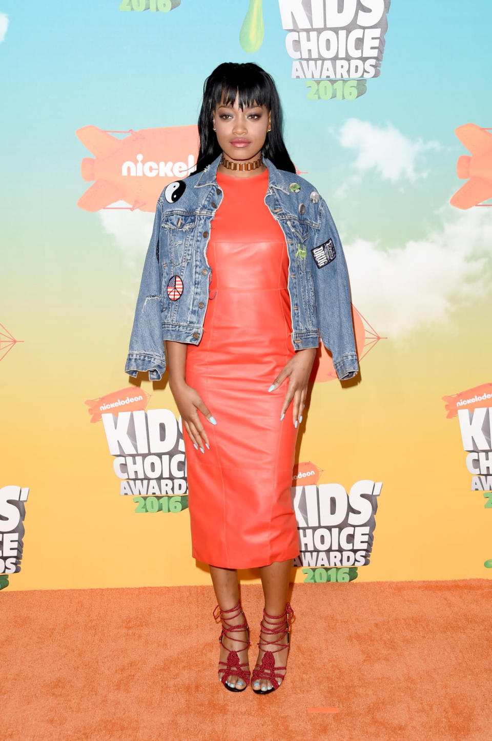 Keke Palmer cast a smize on the orange carpet at the 2016 Kids’ Choice Awards