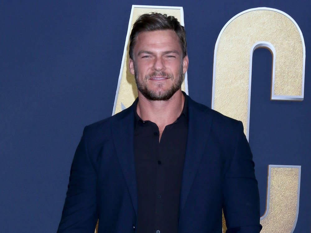 Alan Ritchson erzählt von dunklen Zeiten in seinem Leben. (Bild: Kathy Hutchins/Shutterstock.com)