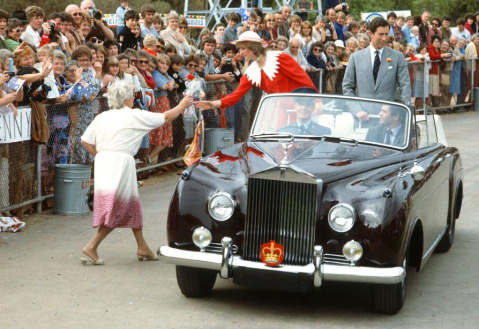 <p>The actual royal visit featured an earlier (and even more stylish) Silver Cloud I convertible. These details matter.</p>