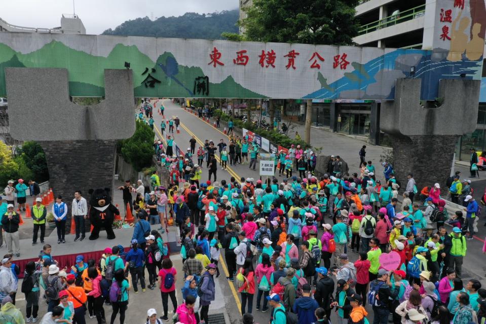 「中橫20．幸福不落-千人健行」活動在谷關地區舉行。   圖:參山處/提供