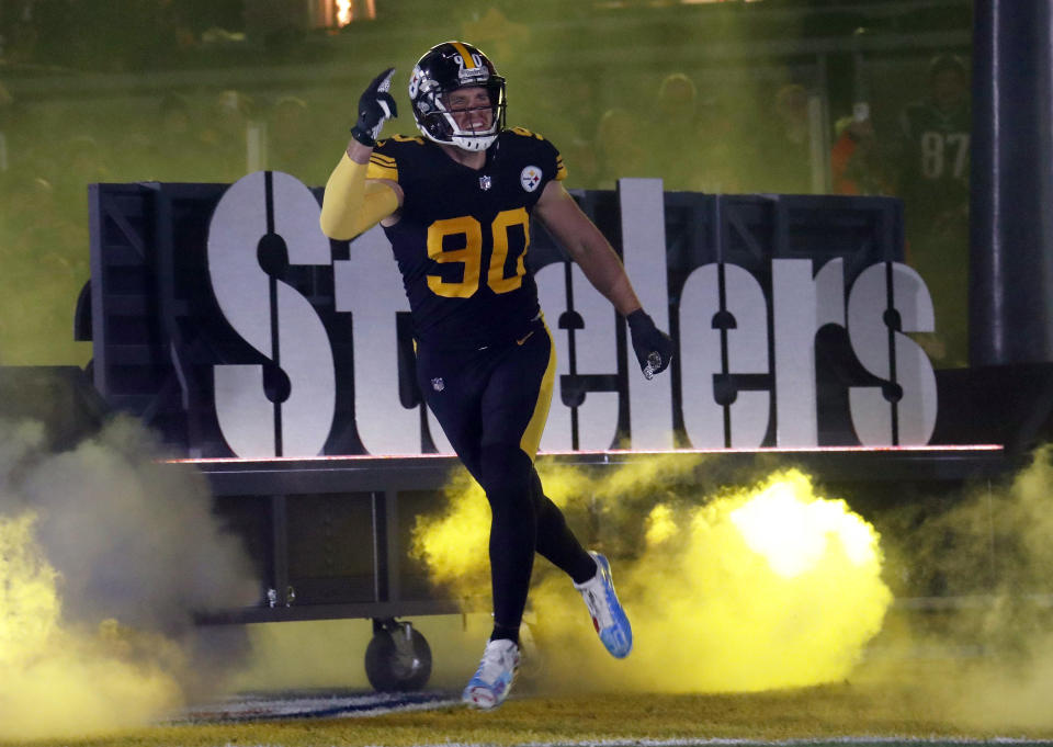 Dec 7, 2023; Pittsburgh, Pennsylvania, USA; Pittsburgh Steelers linebacker T.J. Watt (90) takes the field against the <a class="link " href="https://sports.yahoo.com/nfl/teams/new-england/" data-i13n="sec:content-canvas;subsec:anchor_text;elm:context_link" data-ylk="slk:New England Patriots;sec:content-canvas;subsec:anchor_text;elm:context_link;itc:0">New England Patriots</a> at Acrisure Stadium. Mandatory Credit: Charles LeClaire-USA TODAY Sports