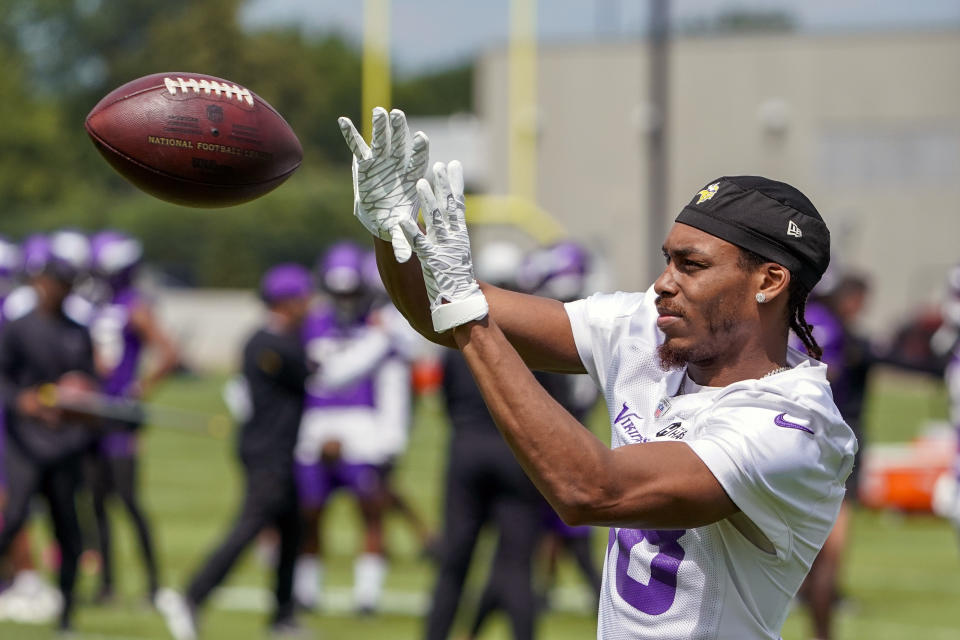 Minnesota Vikings wide receiver Justin Jefferson (18) 