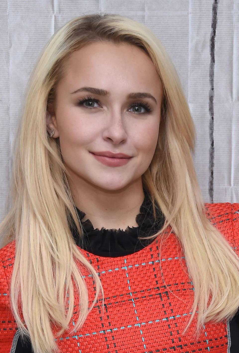 Hayden Panettiere's Straight and Smooth Look