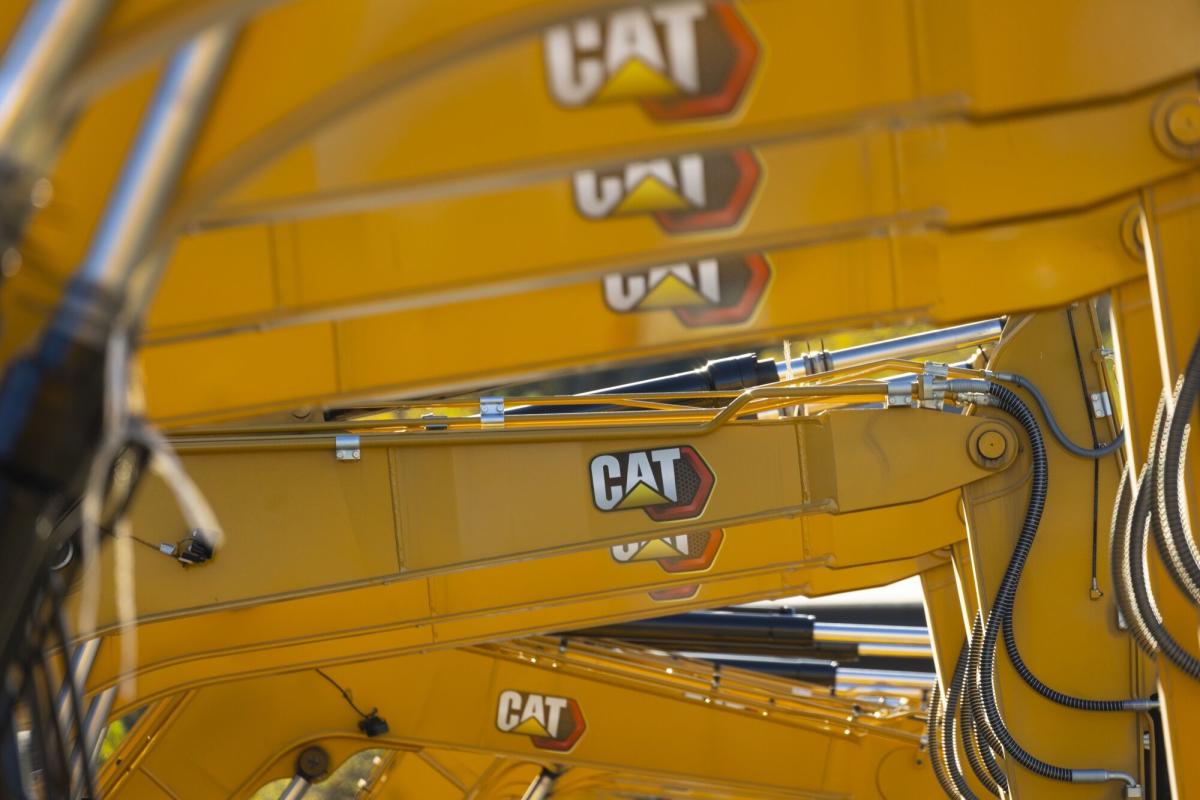 Caterpillar Stocks Plunge After Caution of Slower 2nd-Quarter Gross sales