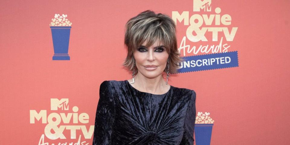 lisa rinna on the carpet ar 2022 mtv movie tv awards unscripted