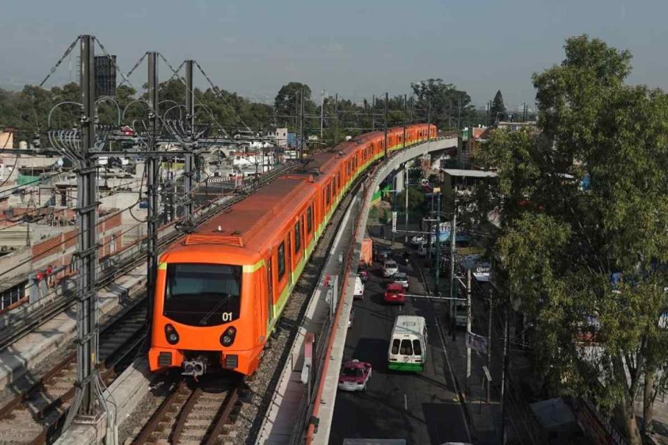 El programa 'Salvemos vidas' del Metro de la CDMX ayuda a detectar si alguna persona tiene ideacion suicida. Foto: Graciela López | Cuartoscuro