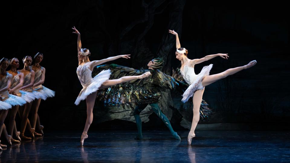 Ballet West’s 2024 production of Swan Lake in Salt Lake City. (Photo by Beau Pearson courtesy of Ballet West)